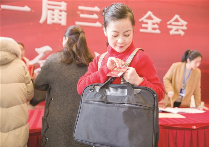 聚焦改革促發展 盡責履職惠民生——區政協委員報到側記