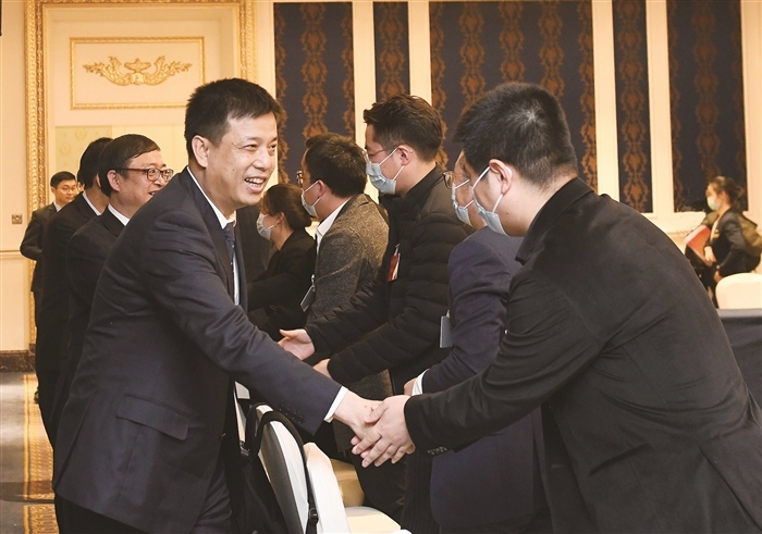 區領導看望政協委員